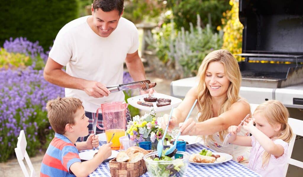 Impromptu Summer Garden Picnics
